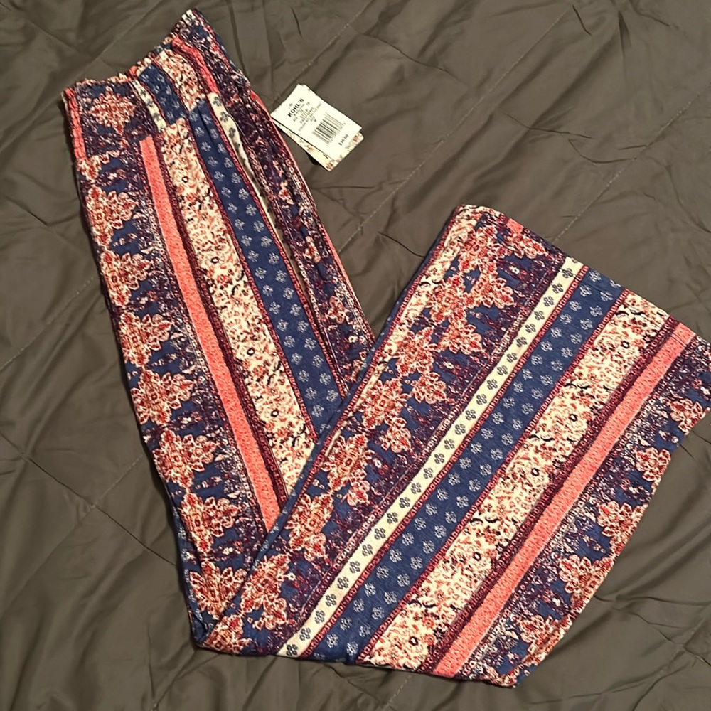 Floral flowy/baggy pants. Size M. NWT